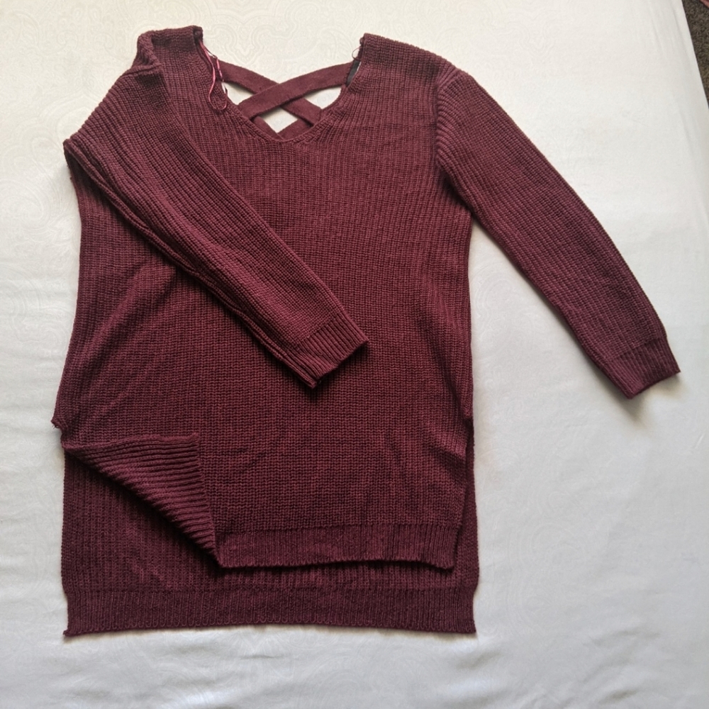 Maroon knitted sweater